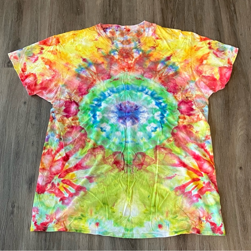 Handmade Watercolor style Tie Dye T-shirt size Large